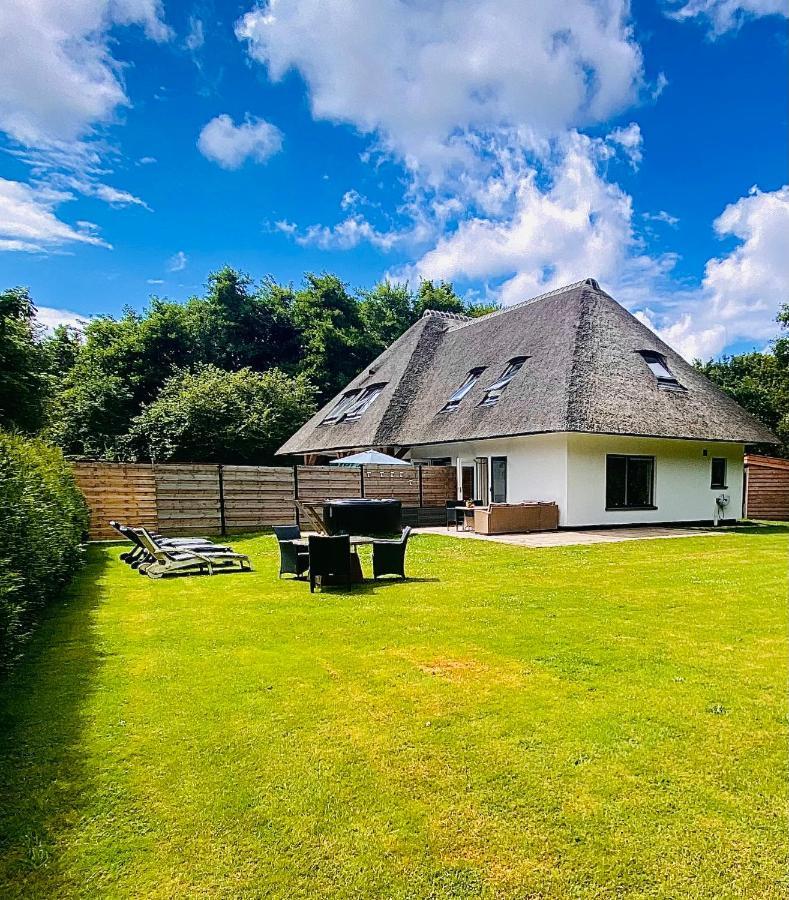 The Island Life Texel Met Jacuzzi Villa เดอ คุก ภายนอก รูปภาพ